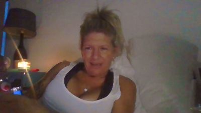 Tattedbadassx live cam on Cam4
