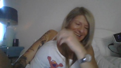 Tattedbadassx live cam on Cam4