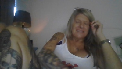 Tattedbadassx live cam on Cam4