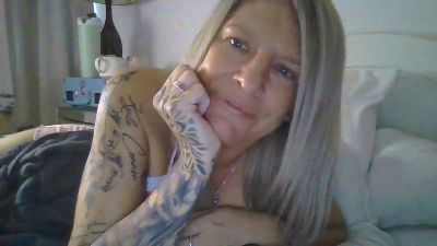 Tattedbadassx live cam on Cam4