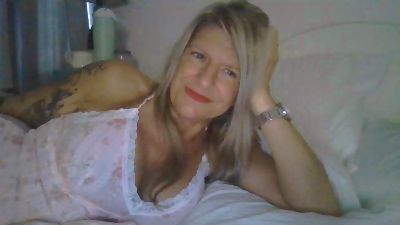 Tattedbadassx live cam on Cam4