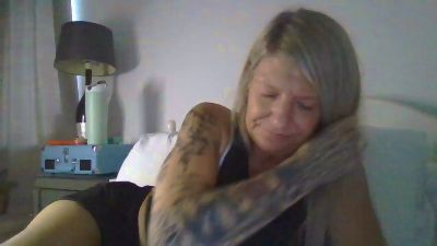 Tattedbadassx live cam on Cam4