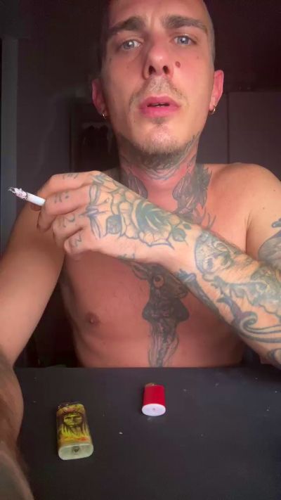 Tattoo live cam on Cam4
