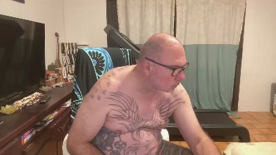Tattoobear978 live cam on Cam4