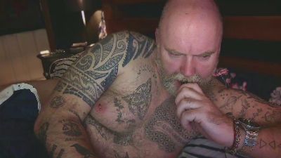 Tattooeddilf_01 live cam on Cam4