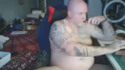 Tattooeddilf_01 live cam on Cam4