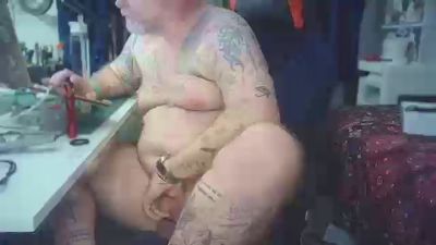 Tattooeddilf_01 live cam on Cam4
