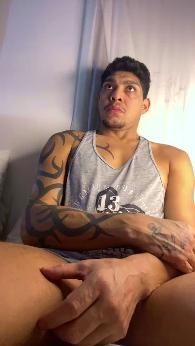Tatuado23cm live cam on Cam4