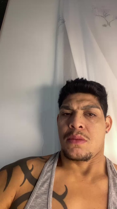 Tatuado23cm live cam on Cam4
