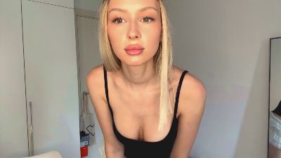 TawnaMeyerhoff live cam on Cam4