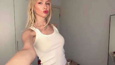 TawnaMeyerhoff live cam on Cam4