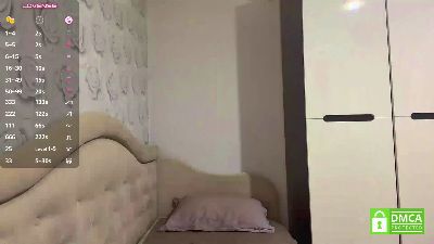 TawnyaGislason live cam on Cam4