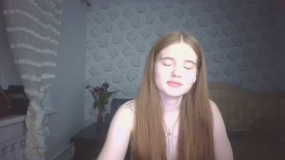 TawnyaGislason live cam on Cam4