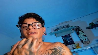 TayhlorStron27 live cam on Cam4