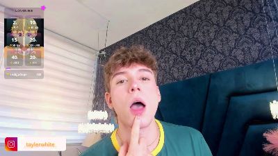 Tayler_White live cam on Cam4