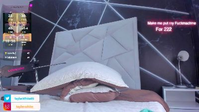 Tayler_White live cam on Cam4