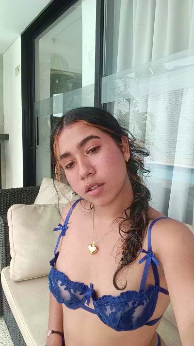 TaylorPaige live cam on Cam4