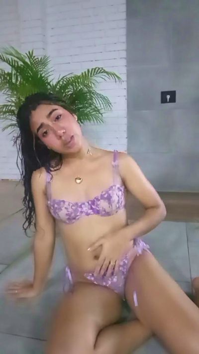 TaylorPaige live cam on Cam4