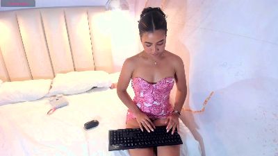 TaylorPaige live cam on Cam4