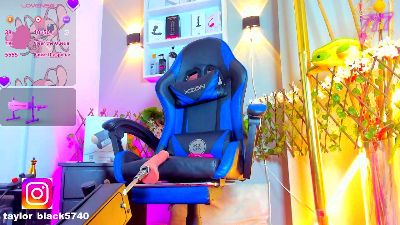 Taylor_Black_ live cam on Cam4