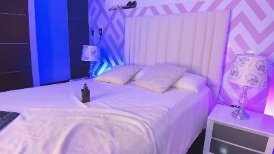 Tayrasiny live cam on Cam4
