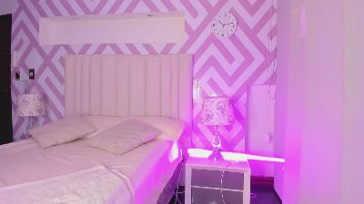 Tayrasiny live cam on Cam4