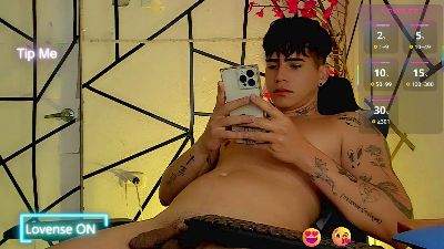 Tayson_Rivers live cam on Cam4