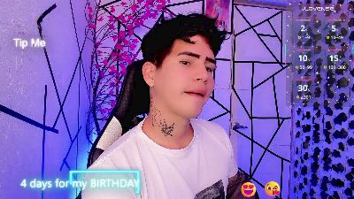 Tayson_Rivers live cam on Cam4