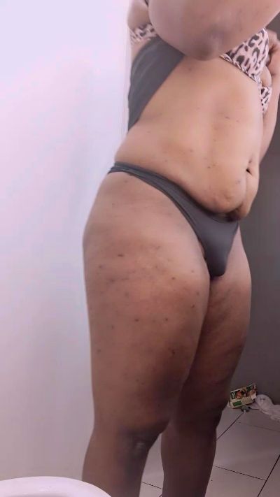 Tazzdaoboddie live cam on Cam4