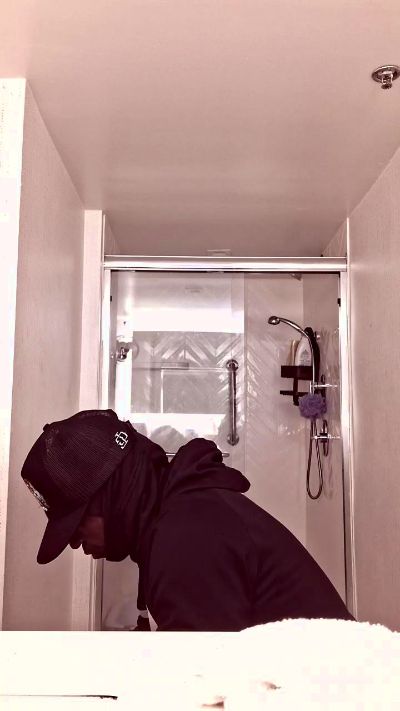 Tazzdaoboddie live cam on Cam4