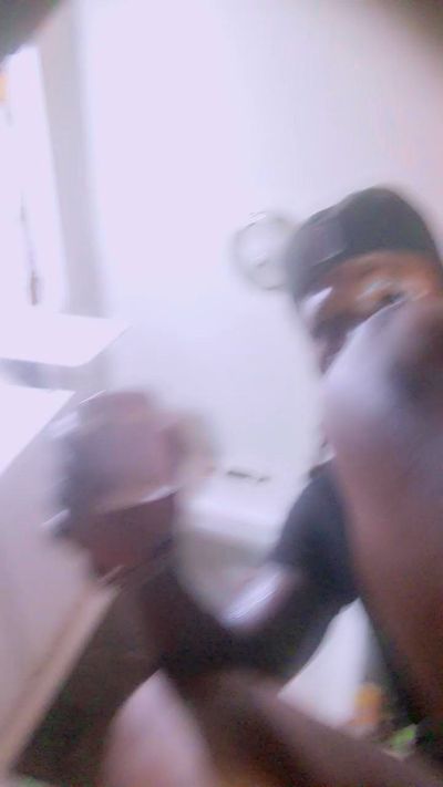 Tazzdaoboddie live cam on Cam4