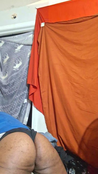 Tazzdaoboddie live cam on Cam4