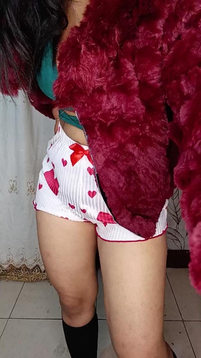 Tchinia live cam on Cam4