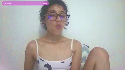 TeaFM live cam on Cam4