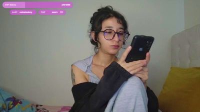 TeaFM live cam on Cam4