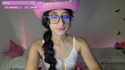 TeaFM live cam on Cam4