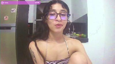 TeaFM live cam on Cam4