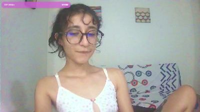 TeaFM live cam on Cam4