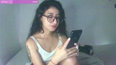TeaFM live cam on Cam4