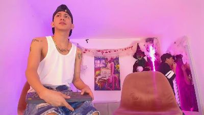 TeamBoyLatin2 live cam on Cam4