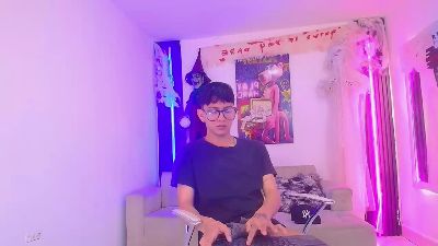 TeamBoyLatin2 live cam on Cam4
