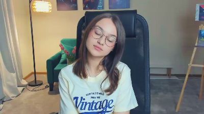 TennieTuxbury webcam