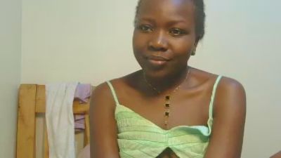 Tessy_kitty live cam on Cam4