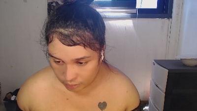 Tgirl_bella live cam on Cam4