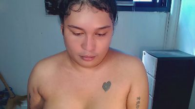 Tgirl_bella live cam on Cam4