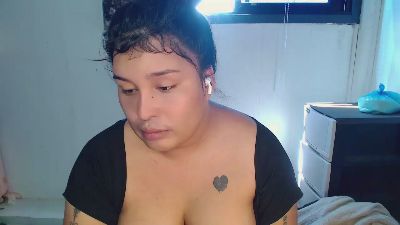 Tgirl_bella live cam on Cam4