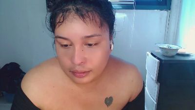 Tgirl_bella live cam on Cam4
