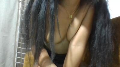 Thalia006 live cam on Cam4
