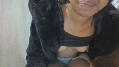 Thalia006 live cam on Cam4
