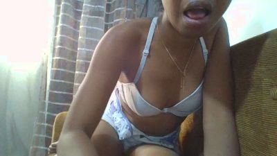 Thalia006 live cam on Cam4